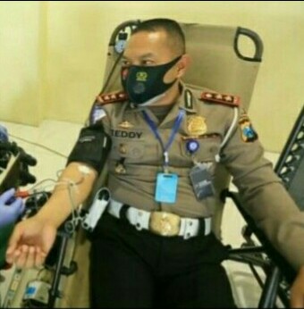 MEMPERINGATI HUT POLANTAS BHAYANGKARA KE-65 TAHUN 2020, KASATLANTAS POLRESTABES SURABAYA MENGADAKAN DONOR DARAH