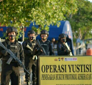 OPERASI YUSTISI PENEGAKAN HUKUM PROTOKOL KESEHATAN SEMERU 2020 DILAKUKAN ANGGOTA KOMPI 1 YON A PELOPOR SATBRIMOB POLDA JATIM