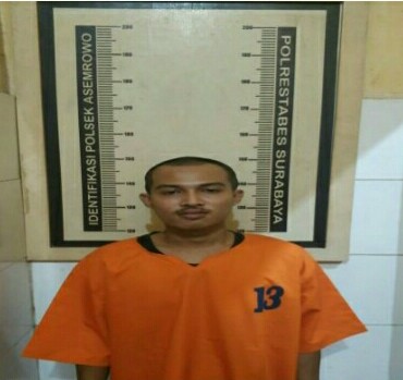 TERTANGKAP SAAT TIDUR DITEMPAT KOST, PENGEDAR SABU BERTEKUK LUTUT