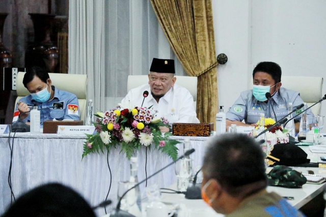 Minta Semua Gubernur Pangkas Hambatan Ekonomi, Fokus Kemudahan Berusaha