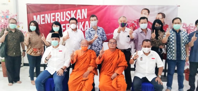 Calon Walikota dan Wakil Walikota Surabaya Eri-Armuji Kunjungi Vihara BDC