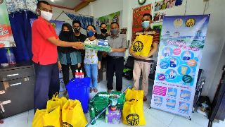 Tim PKM Fakultas Ilmu Olahraga Unesa Berikan Penyuluhan dan Bantuan Protokol Kesehatan Tarapis Tunanetra