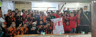 RELAWAN ERJI TEGALSARI SURABAYA BERGERAK SALING MENYAPA UNTUK BUKTIKAN PARA PENDUKUNGNYA SOLID.