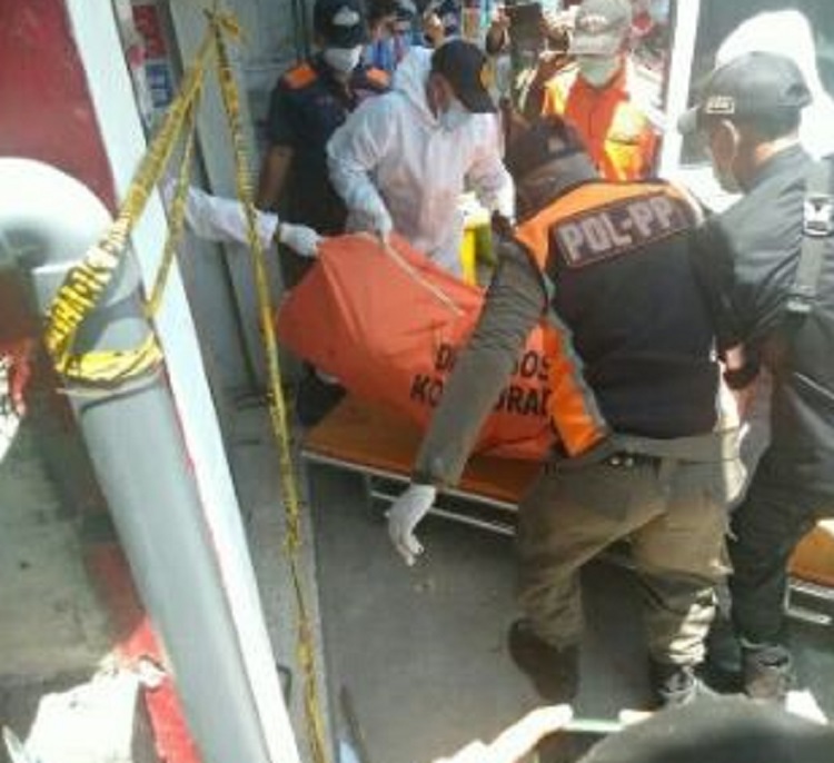 Ditemukan Mayat Perempuan Di Dalam Kamar Mandi Rumahnya