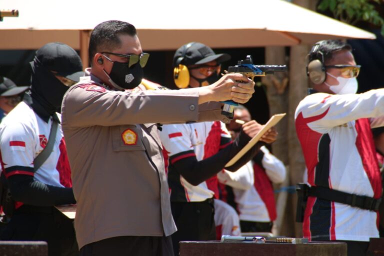 Lomba  Menembak Fune Game oleh Brimob Polda Jatim