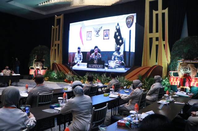 Kapolri Buka Rakorbin SDM dan PNS T.A 2020 Melalui video virtual