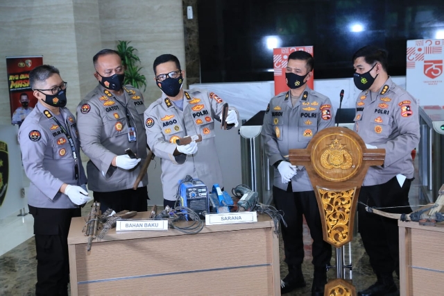 Densus 88 Ungkap Bungker Teroris Kelas Kakap