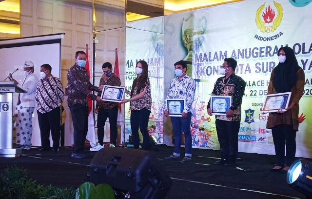 William Loekito dan Viola  Atlet Terbaik Surabaya 2020