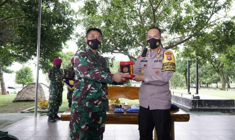 Dansatbrimob Polda Jatim berkunjung ke Menbanpur 2 Marinir Karangpilang