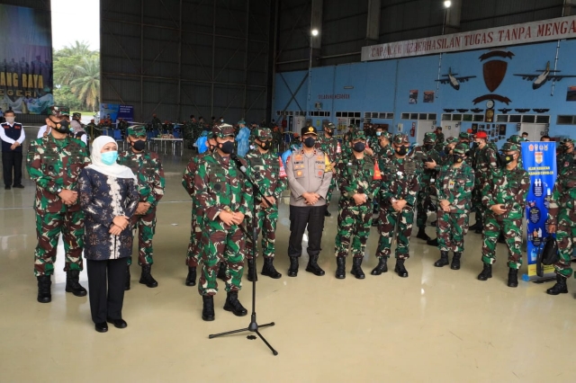 Panglima TNI Bersama Forkopimda Jatim Meninjau Vaksinasi di Malang