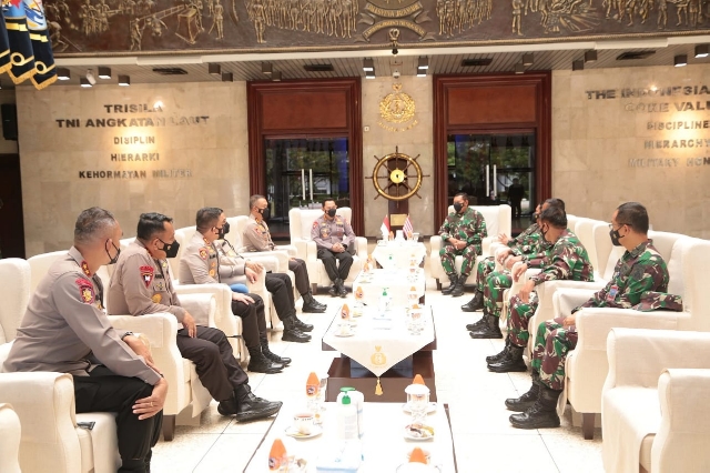 Kapolri Kunjungi KSAL Diskusikan Kerjasama Keamanan Perairan Laut