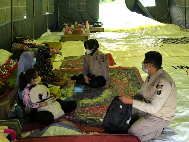 Polda Jatim Lakukan Trauma Healing kepada Korban Gempa