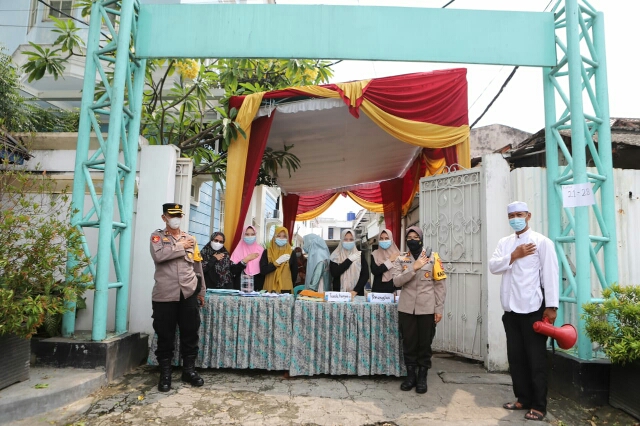 Kunjungan Kapolres Pelabuhan Tanjung Perak di Pondok Assalafi Alfitroh Kenjeran