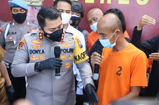Polisi Gerebek Pembuat Bubuk Peledak dan Petasan Siap Edar