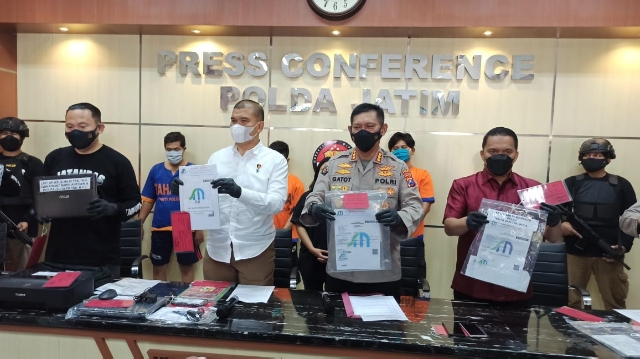 Polda Jatim Bekuk Komplotan Pembuat Hasil Swab Illegal