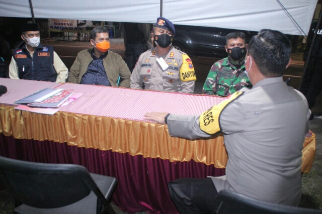 Satbrimob Polda Jatim ikut Berperan Dalam Penyekatan dan Ops Ketupat 2021