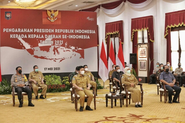 Zoom Meeting Presiden RI di Gedung Negara Grahadi bersama Forkopimda Jatim