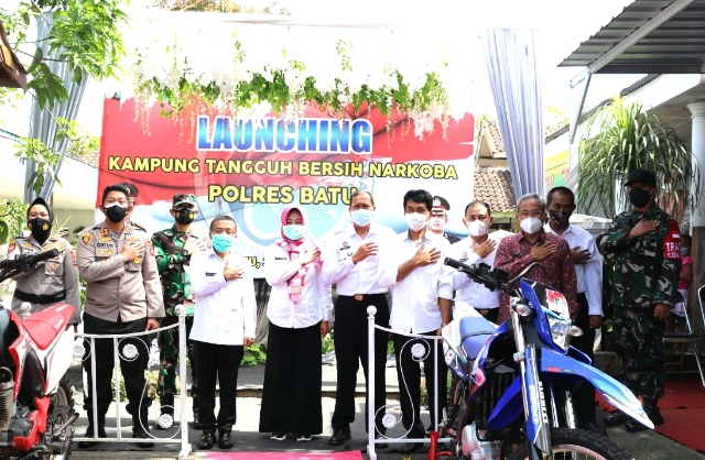 Polres Batu Bentuk Kampung Tangguh “Bersinar” di Desa Pendem