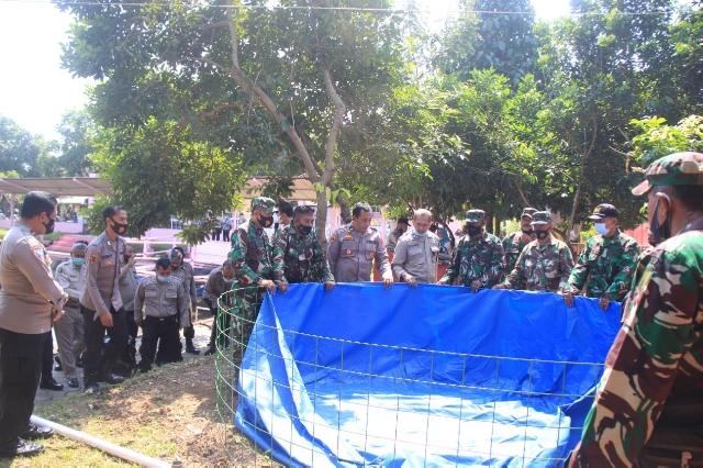 Sinergitas TNI- Polri Melaksanakan Pelatihan Budidaya Ikan