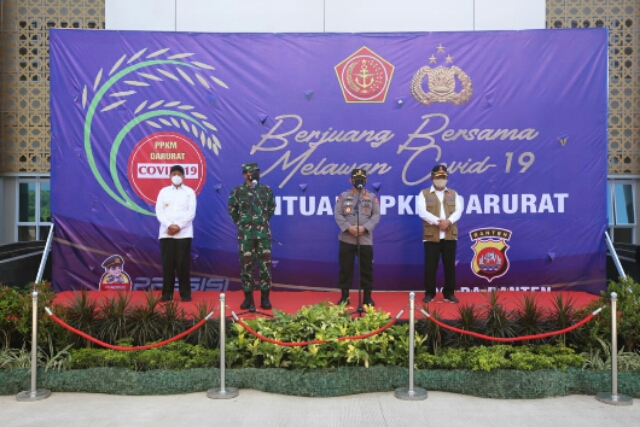 Paket Sembako untuk Masyarakat Banten Terdampak PPKM Darurat Dari Polri