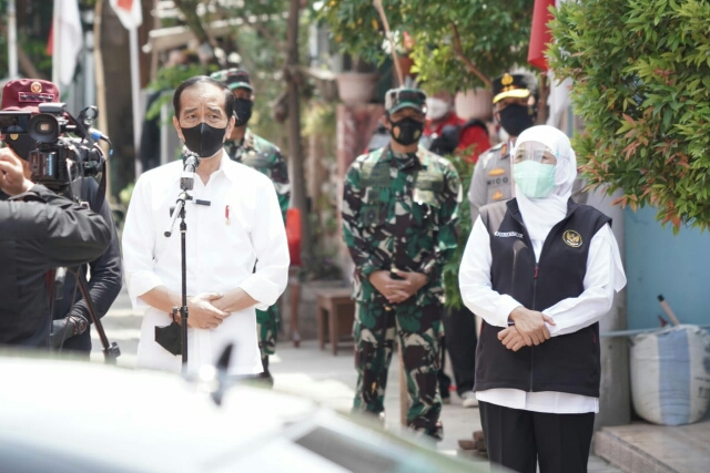 Vaksinasi Door To Door Ditinjau Presiden Jokowi bersama Forkopimda Jatim