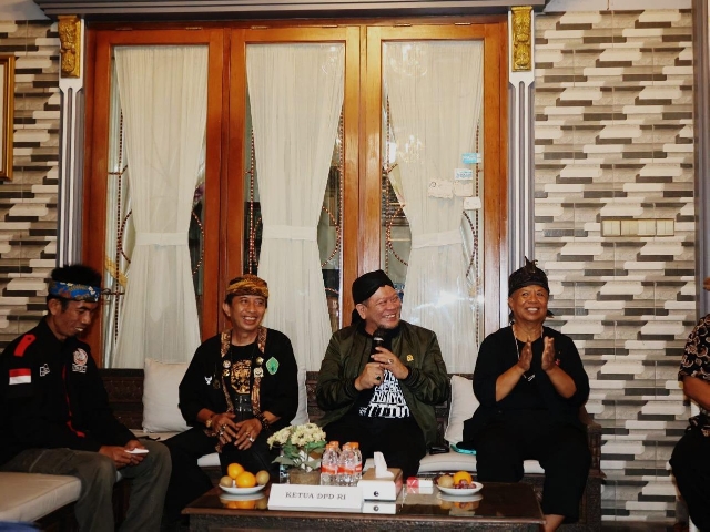 Bertemu Ketua DPD RI,  Para Pendekar di Sumedang Prihatin Mulai Hilangnya Budaya Lokal