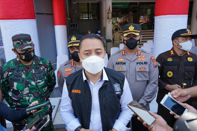 Resmikan Unit Baru Suroboyo Bus, Kapolres Pelabuhan Tanjung Perak Dampingi Walikota Surabaya
