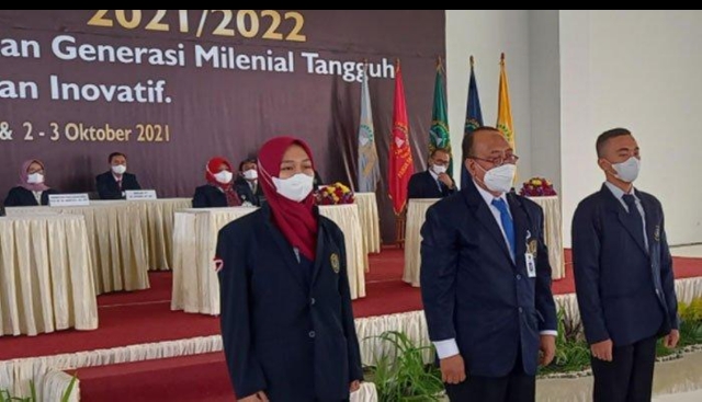 M Supriyadi Ketua IKAWIGA Memberi Motivasi MABA UWG