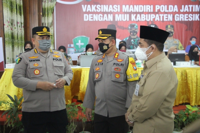 Vaksinasi Menjaga Umat, Polres Gresik  Bersinergi Dengan MUI