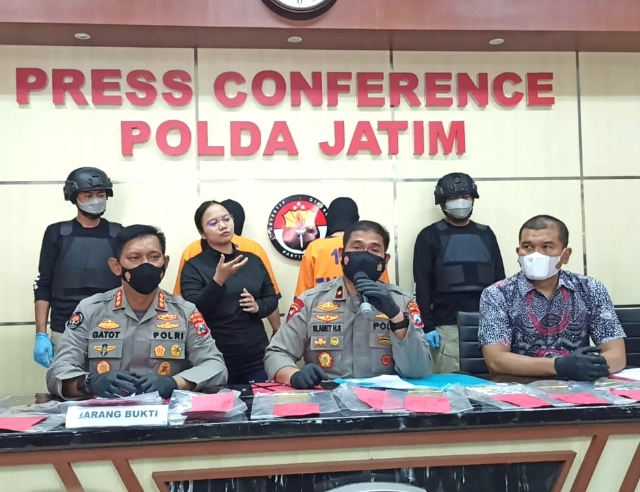 Ditreskrimum Polda Jatim Bekuk Pelaku Penggelapan Emas 7 Kilo