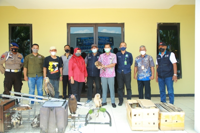 Ditpolairud Polda Jatim Bekuk Pelaku Penyelundupan Satwa