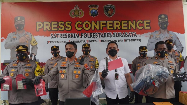 Satreskrim Polrestabes Surabaya Ungkap Tiga Kasus Menonjol 41 Kasus, 49 Tersangka Dalam Satu Bulan