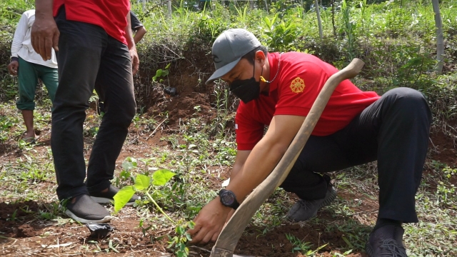 Polres Jember Eks Napiter Dan Kades Panduman Cegah Longsor