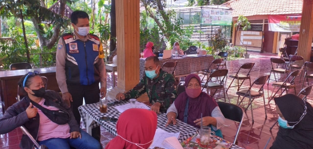 Pantau Pelaksanaan Vaksin D1 dan D2 Terhadap Wilayah Polsek Wonocolo