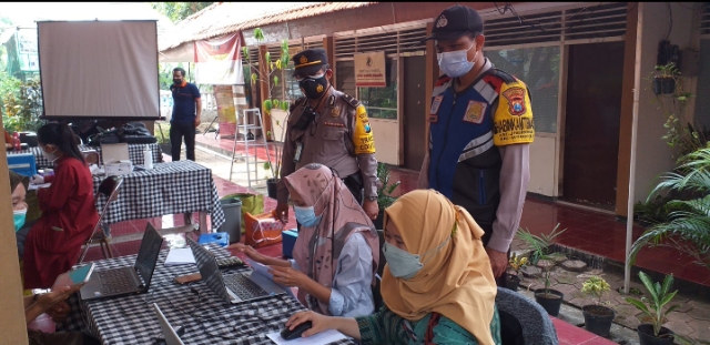 Semua Warga Wajib di Vaksin, Polsek Wonocolo Tetap Pantau dan Memonitoring