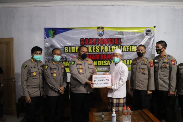 Bakti Sosial di Panti Asuhan Ar-Ridlwan Kota Batu Dilaksanakan Kabid Dokkes Polda Jatim