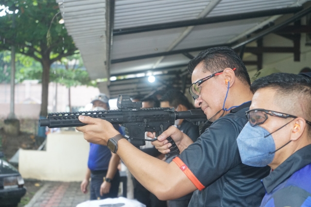 Kejuaraan Menembak Surabaya Shooting Tournament 2021 Dibuka oleh Gubernur Jatim