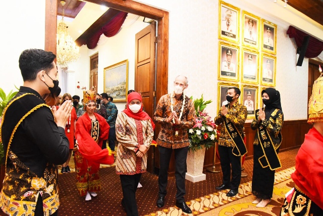 Terima Kunjungan Dubes Belanda, Gubernur Khofifah Ajak Kerjasama Water and Waste Management System