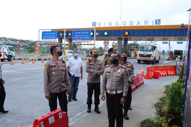 Sambut Nataru, Kapolres Malang Tinjau Kesiapan Pos Pam Operasi Lilin Semeru