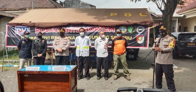 Setelah Serahkan 5 Jenazah Korban Erupsi Semeru ke Pihak Keluarga, Tim DVI Polda Jatim Kembali Laksanakan Tugas Identifikasi