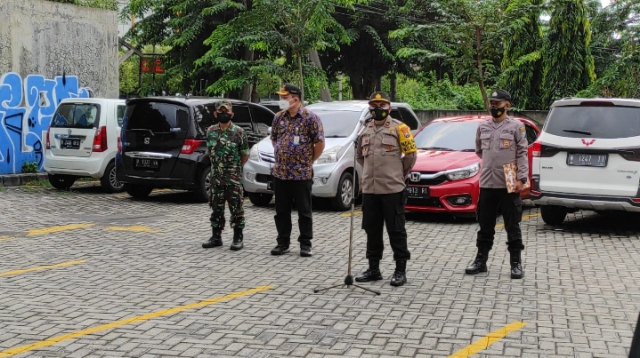 Polsek Wonocolo Melaksanakan Apel Gelar Pasukan Pengamanan Perayaan Tahun Baru 2022
