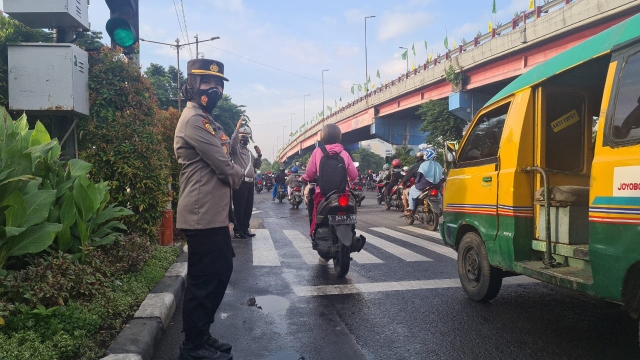 Polisi Hadir Di Pagi Hari dan Berikan Rasa Aman Kepada Masyarakat