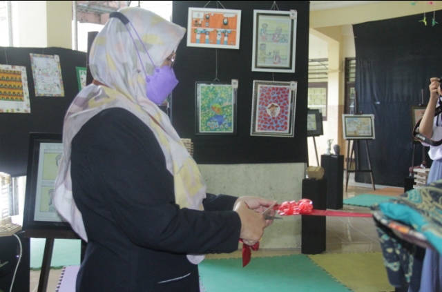 Pameran Karya Seni Siswa SMA Kemala Bhayangkari 1 Surabaya Tahun 2022
