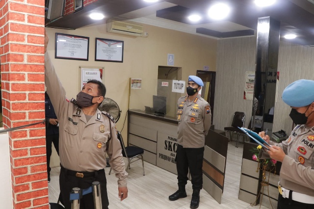 Kabid Propam Polda Jatim dan Anggota Sidak ke Polsek Jajaran