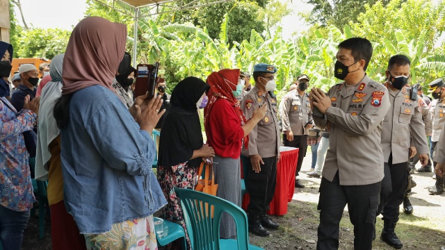 Kapolda Jatim Cek Vaksinasi Serentak di Kabupaten Sidoarjo