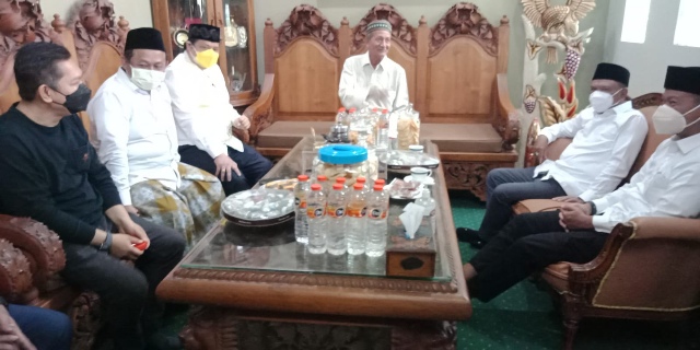 Sowan ke Ponpes Bumi Shalawat, Airlangga Hartarto Dinasihati Gus Ali Masyhuri