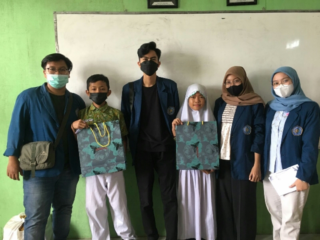 Adakan Penyuluhan Manajemen Pembuatan Kas Harian Kepada Siswa SD, oleh Mahasiswa UMG dalam Tema Hemat Pangkal Kaya