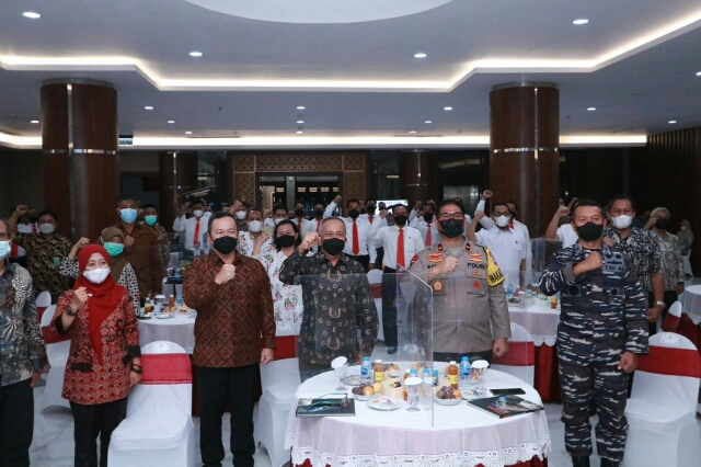 Penghargaan dari Dirjen KSDAE Diterimakan Polda Jatim