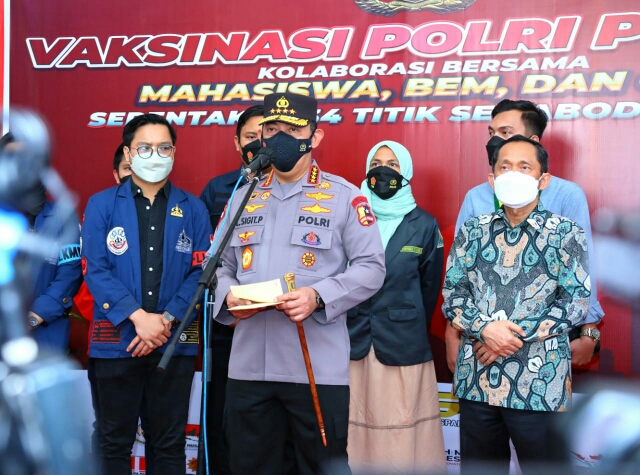 Agar Warga Miliki Kekebalan Jalani Aktivitas Ramadan, Kapolri Kejar Target Vaksin Booster
