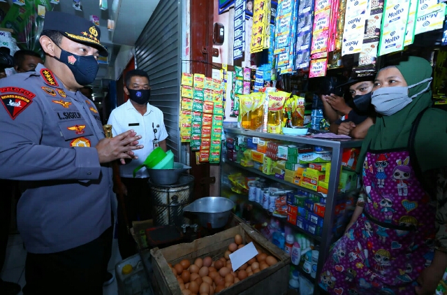 Kapolri Minta Pedagang Laporkan Jika Distribusi Minyak Curah Terganggu, Saat Meninjau Pasar Muntilan